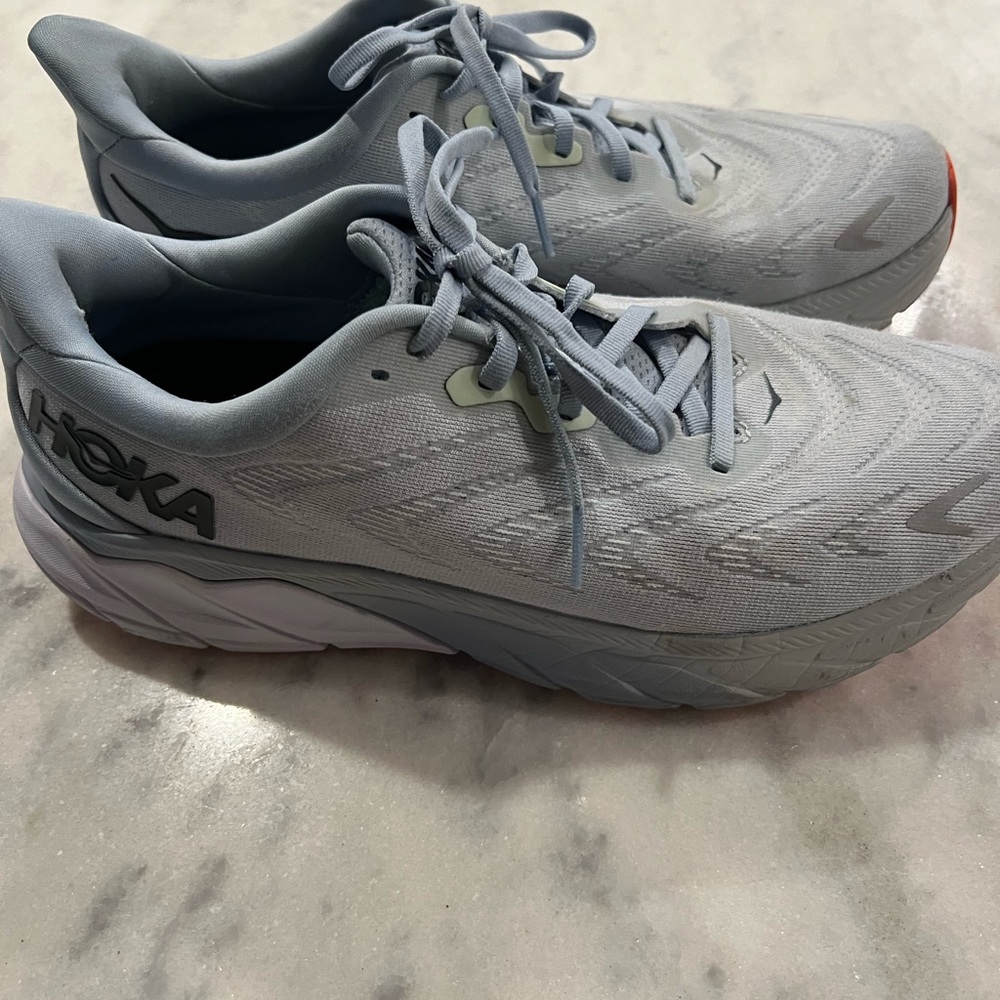Hoka Arahi 6 Running Shoes